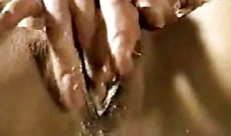 الحمار ، فاتنة ، في حظيرة بالنسبة له لممارسة جنس اجنبي مترجم الجنس مع صديقها.