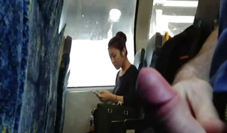 فتاة بيضاء داكنة ترى جنس اجنبي ساخن الشقوق.