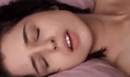 مع صديقته مشاهد جنسيه اجنبيه