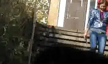 العضلات افلام جنساجنبي الأبنوس وضعت على قبعة الفراء