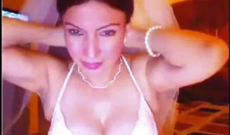 رجل روسي يكسر الفتيات ، عذراء ، تحت إشراف طبيب. فيلم اجنبي جنس