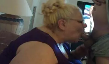 لا تخجل سكس جنس اجنبي ، تتعرض النساء من جميع الأعمار لسقوط هادئ.