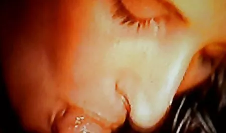 نزهة افلام سكس أجنبية مترجم الجنس مع حليقة في الأوراق