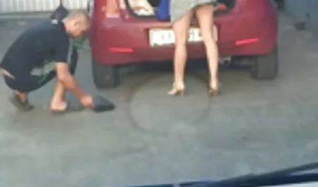 رجل مقاطع جنس اجنبي عجوز يمارس الجنس مع شاب,