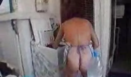 تذهب افلام جنس اجنبية في فم الفتاة مع نفق في أذنها بعد