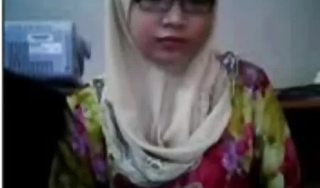 الرجل نزيف جنس اجنبي وعربي إجبار والدته على ممارسة الجنس معه.