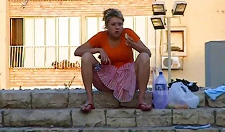 اثنين من صديقة ناضجة جذب محبي الشباب جنس سكس اجنبي في السرير ولها.