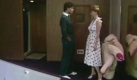 أحضرها إلى فريق سكس اجنبي تعليم الجنس التمثيل وهي على الكاميرا.