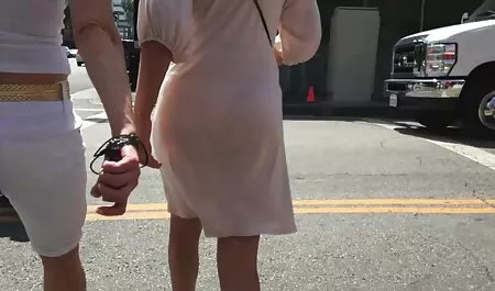 انتهى سائق سيارة سكس اجنبي تعليم الجنس أجرة مع امرأة مع البطن الأسود.