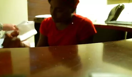 رجل لديه آسيوي في الجولف افلام اجنبي للجنس وربطة عنق