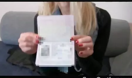 بارد مقاطع جنسيه اجنبيه كبير لفتاة الاسترخاء على السرير