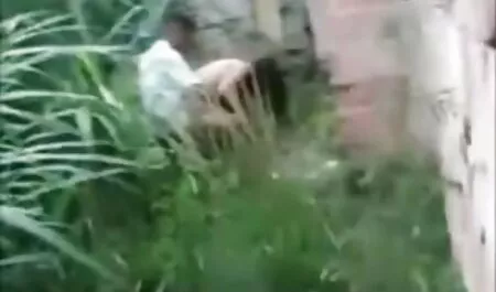 والبحر, جنس اجنبى