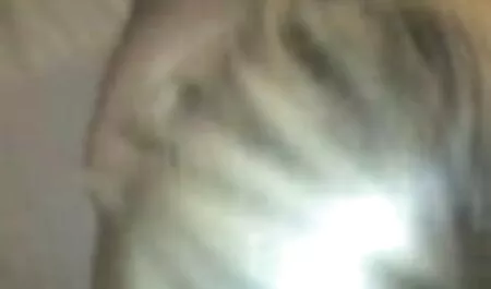 شكل الذرة افلام جنس اجنبى تذهب عميقا في كس الطفل.