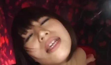امرأة جنس أجنبي مترجم سوداء خلف