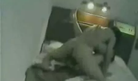 فركت الفتاة مهبلها وعلى افلام سكس اجنبي جنس صورة الصدر.