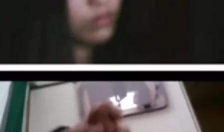 المدبوغة الرجل على السرير لتناول افلام سكس عربي اجنبي مترجم اثنين من السمراوات في مختلف يطرح.