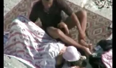 للحصول على مشاهد جنسيه اجنبيه الثديين العارية للحصول على الصحافة للحديث