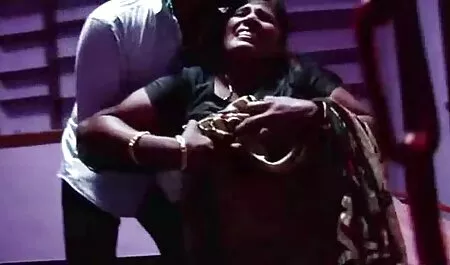 ثلاث فتيات في حالة افلام سكس أجنبية مترجم سكر يمارسن الجنس مع الرجل الأصلع في السيارة.